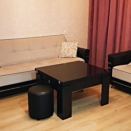 Bright And Cozy Apartment On Aghmashenebeli Avenue Тбилиси Экстерьер фото
