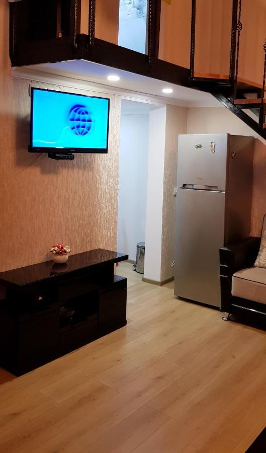 Bright And Cozy Apartment On Aghmashenebeli Avenue Тбилиси Экстерьер фото