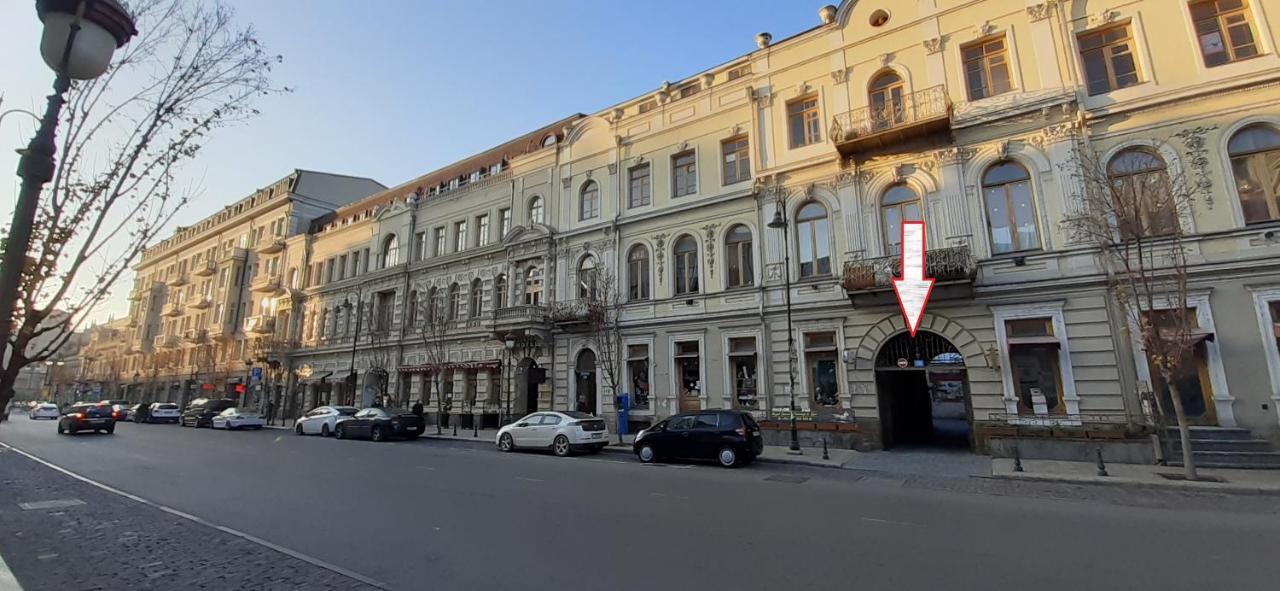 Bright And Cozy Apartment On Aghmashenebeli Avenue Тбилиси Экстерьер фото